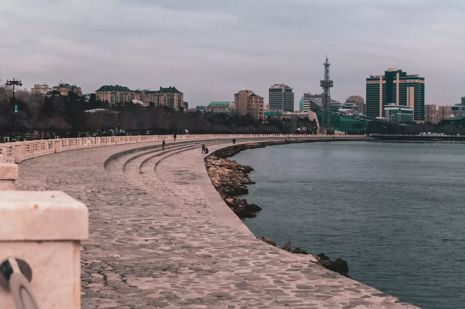 Naftalan: Einzigartige Ölkurstadt