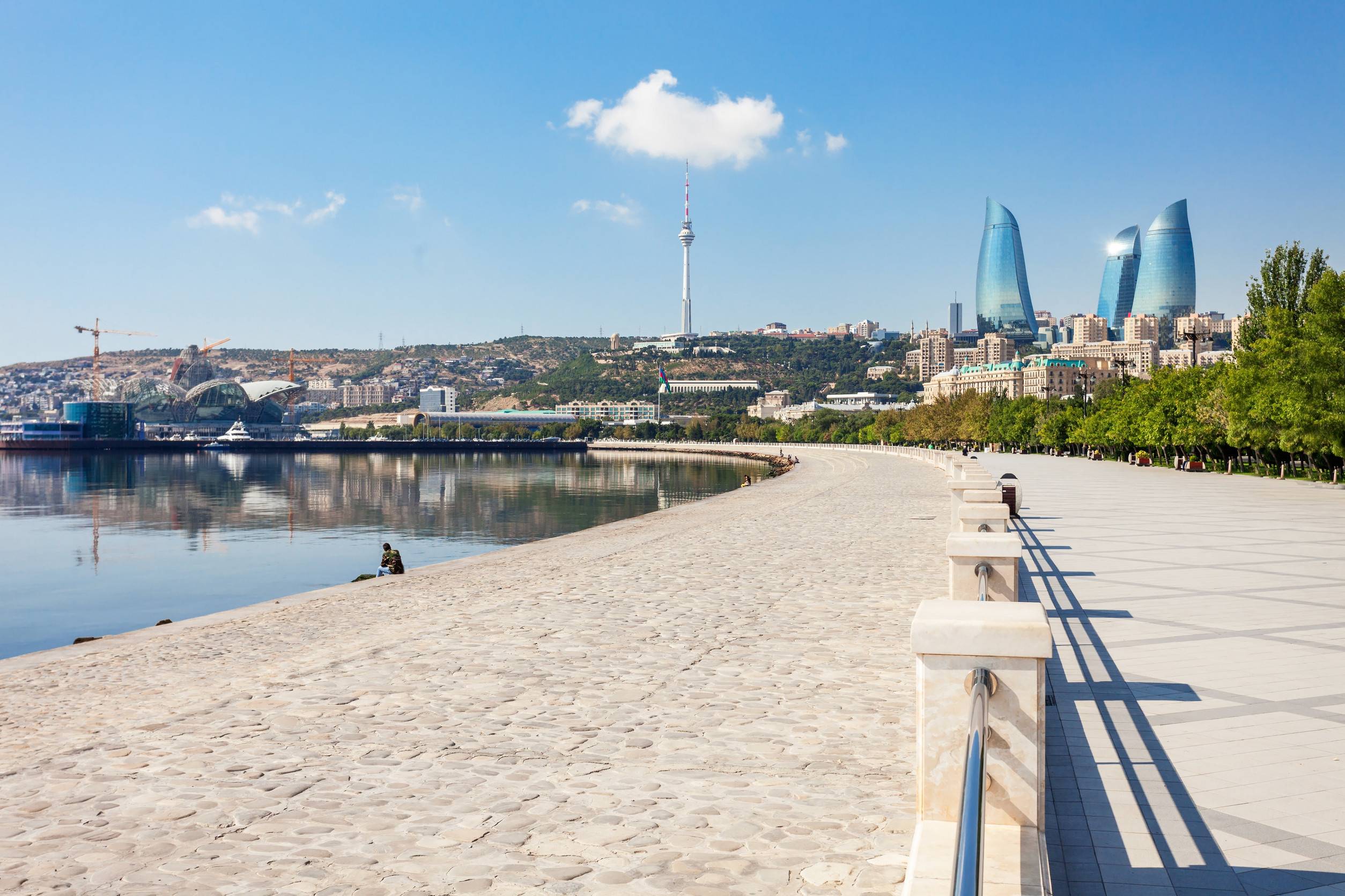 baku boulevard sul Mar Caspio, Baku è la capitale e la città più grande dell'Azerbaigian