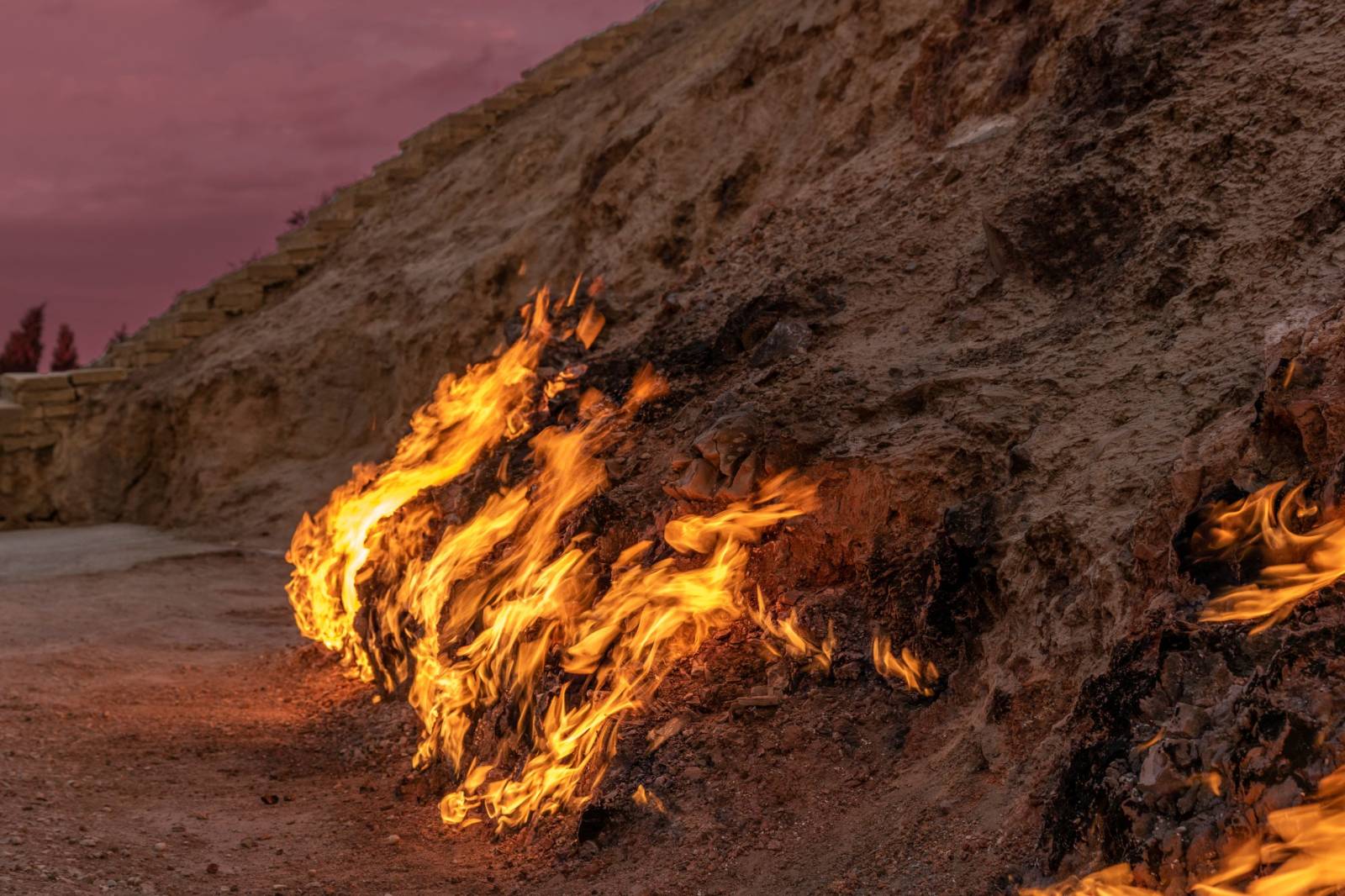 アゼルバイジャンのヤナルダグ